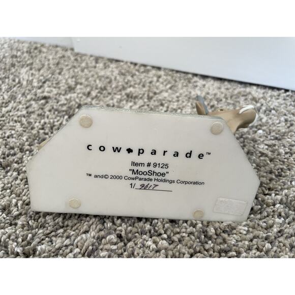 Cow Parade MooShoe Figurine #9125 Vintage 2000 No Box - Picture 6 of 6